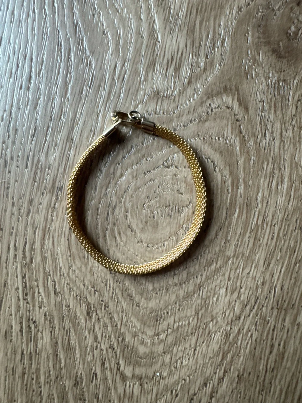 Gold Mesh Bracelet with Push Clasp